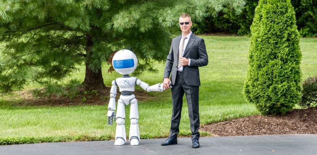 Model Q2 Robot and Vlad Lebedev, CEO of Quasi Robotics